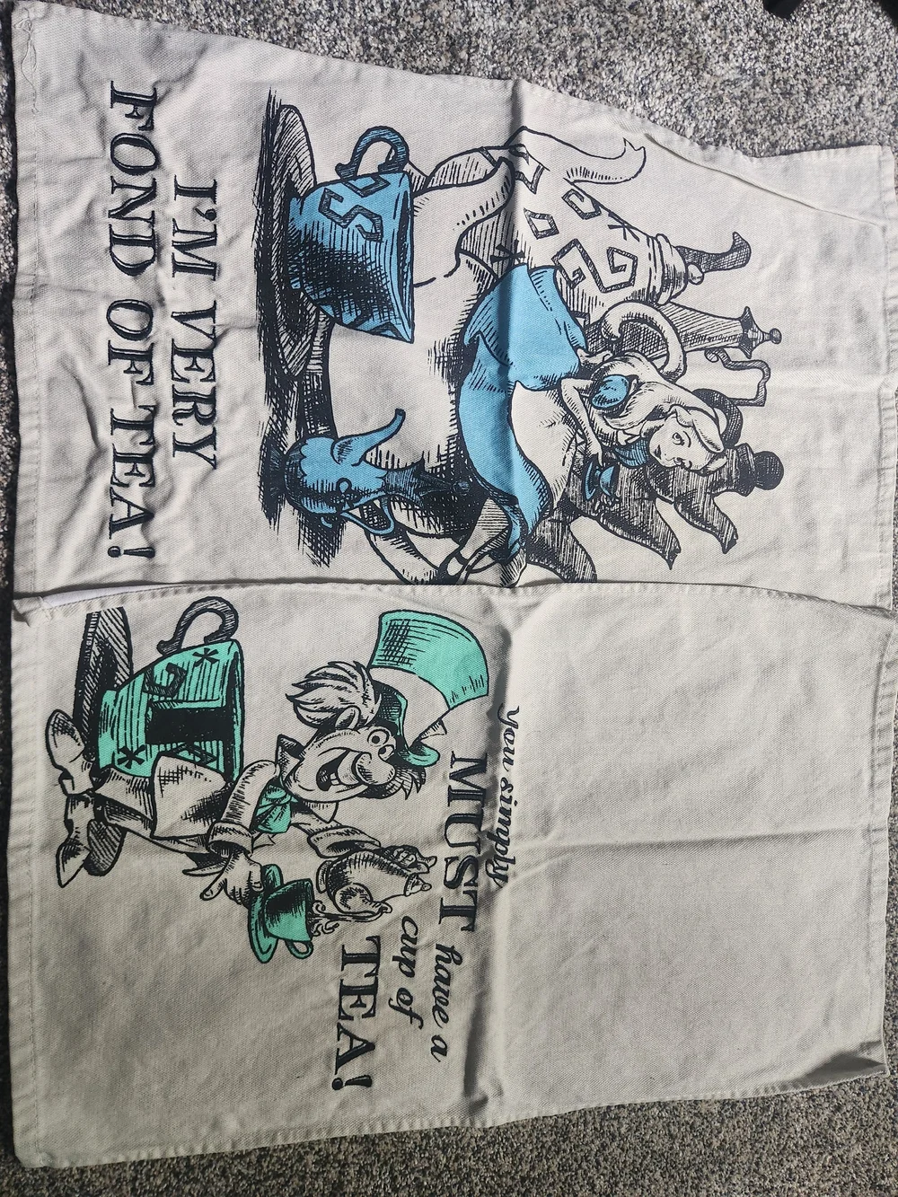 Disney Alice In Wonderland 2 Pack Tea Towels